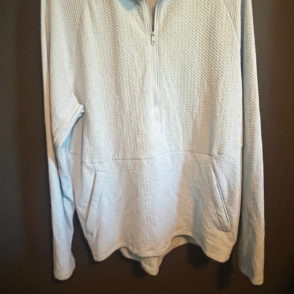 Lululemon men’s Large light blue quarter zip